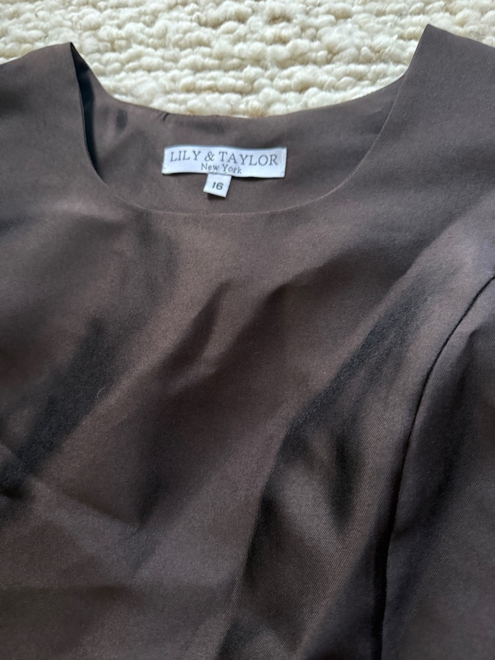 🤎NEW Lily & Taylor NYC Brown Sleeveless Boatneck Women's Top - Picture 3 of 5